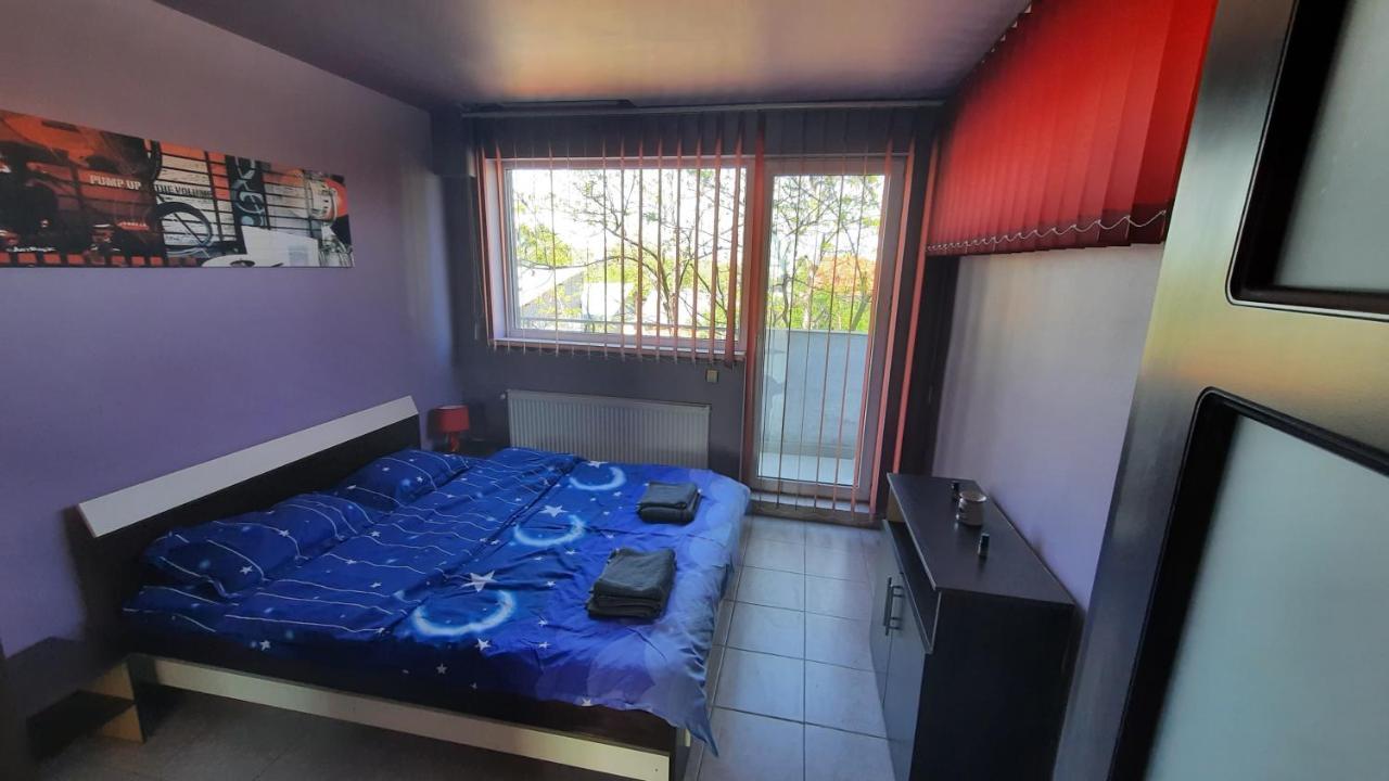 Spacious, Modern Condo In New Villa - Sleeps 6 Bukarest Exterior foto