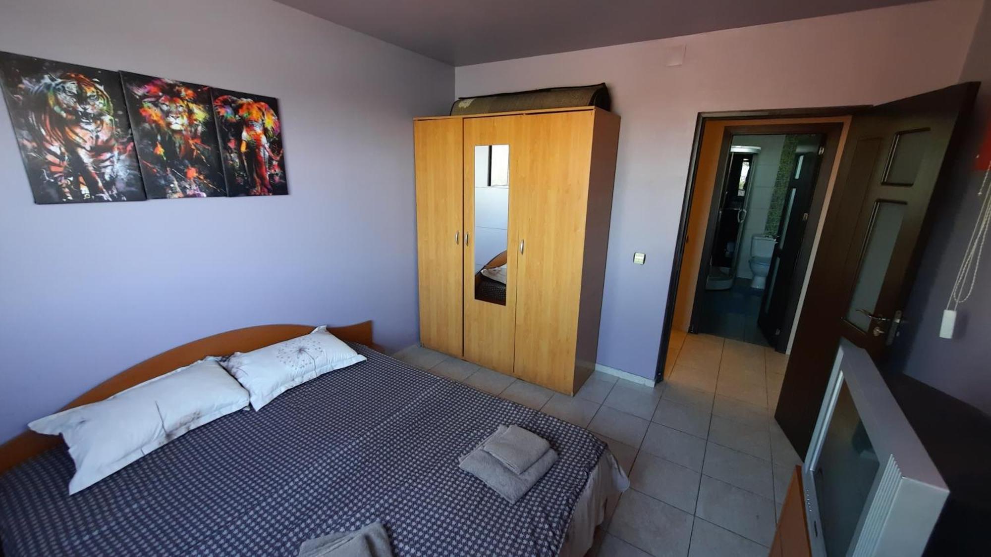 Spacious, Modern Condo In New Villa - Sleeps 6 Bukarest Exterior foto